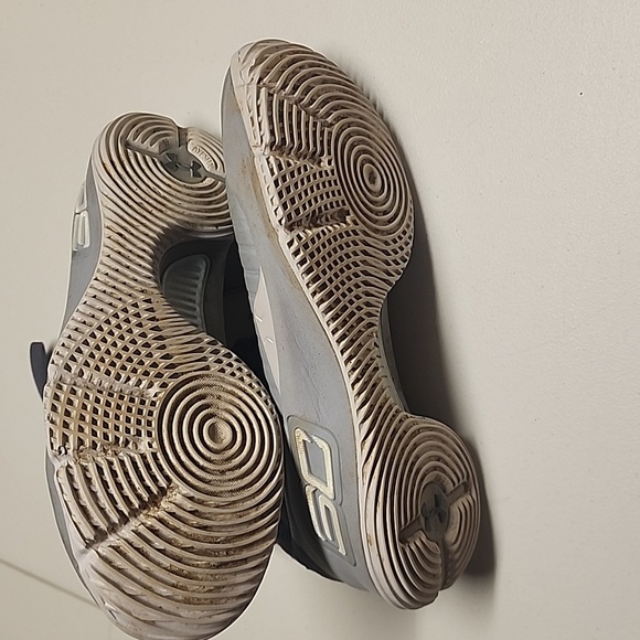 Boys Curry 4 - Picture 4 of 4